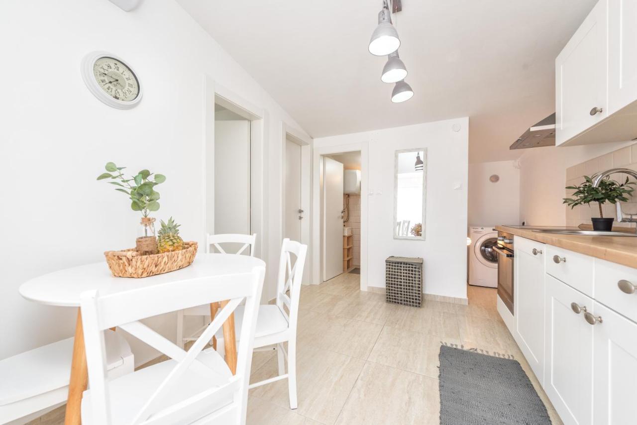 Apartment Tema Вир Екстер'єр фото