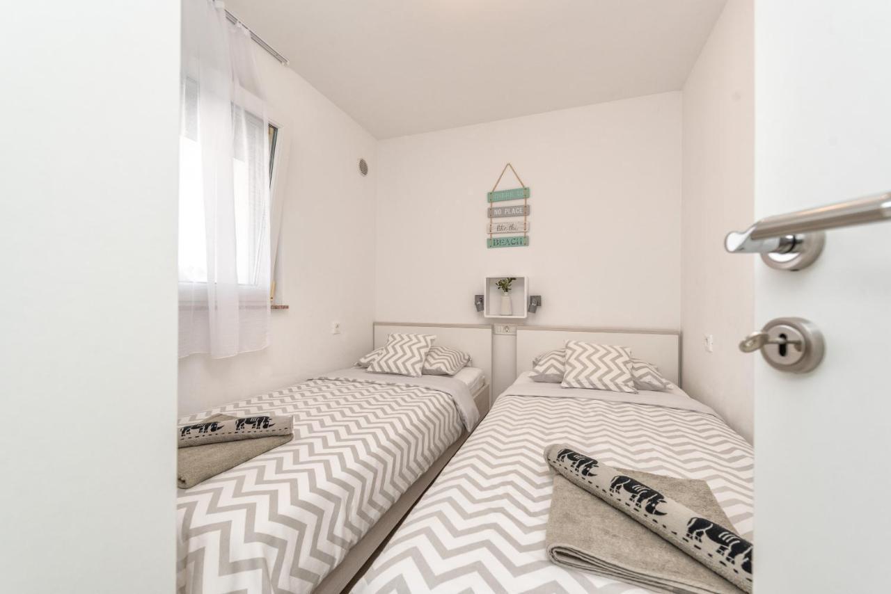 Apartment Tema Вир Екстер'єр фото